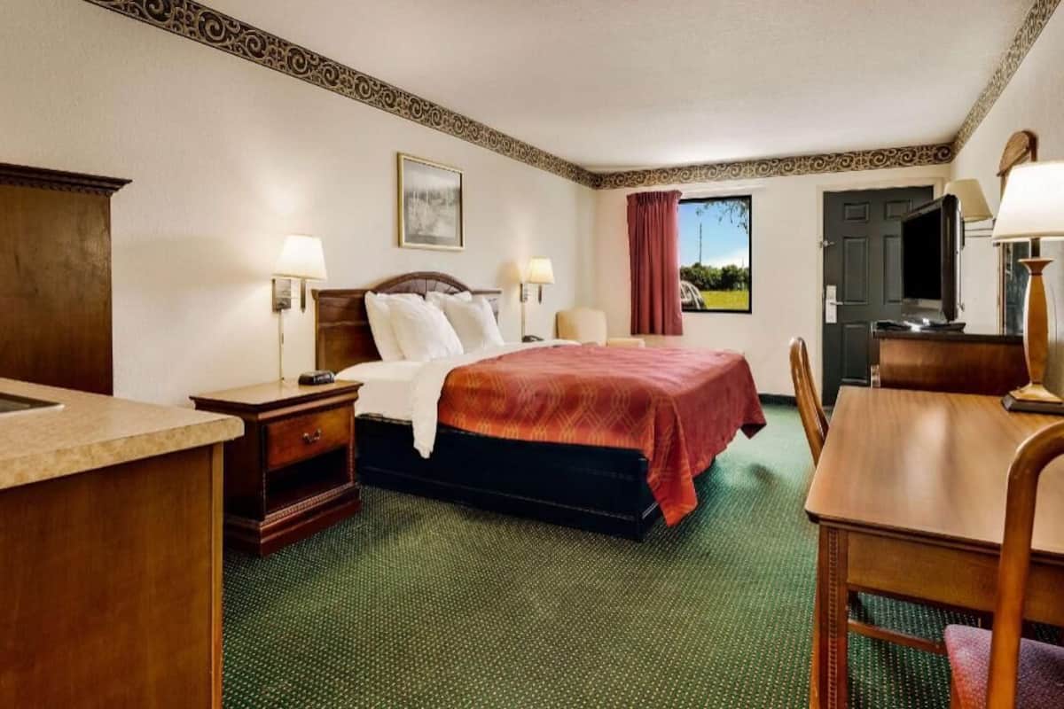Free cots/infant beds, rollaway beds, free WiFi