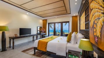 Minibar, in-room safe, individually decorated, laptop workspace