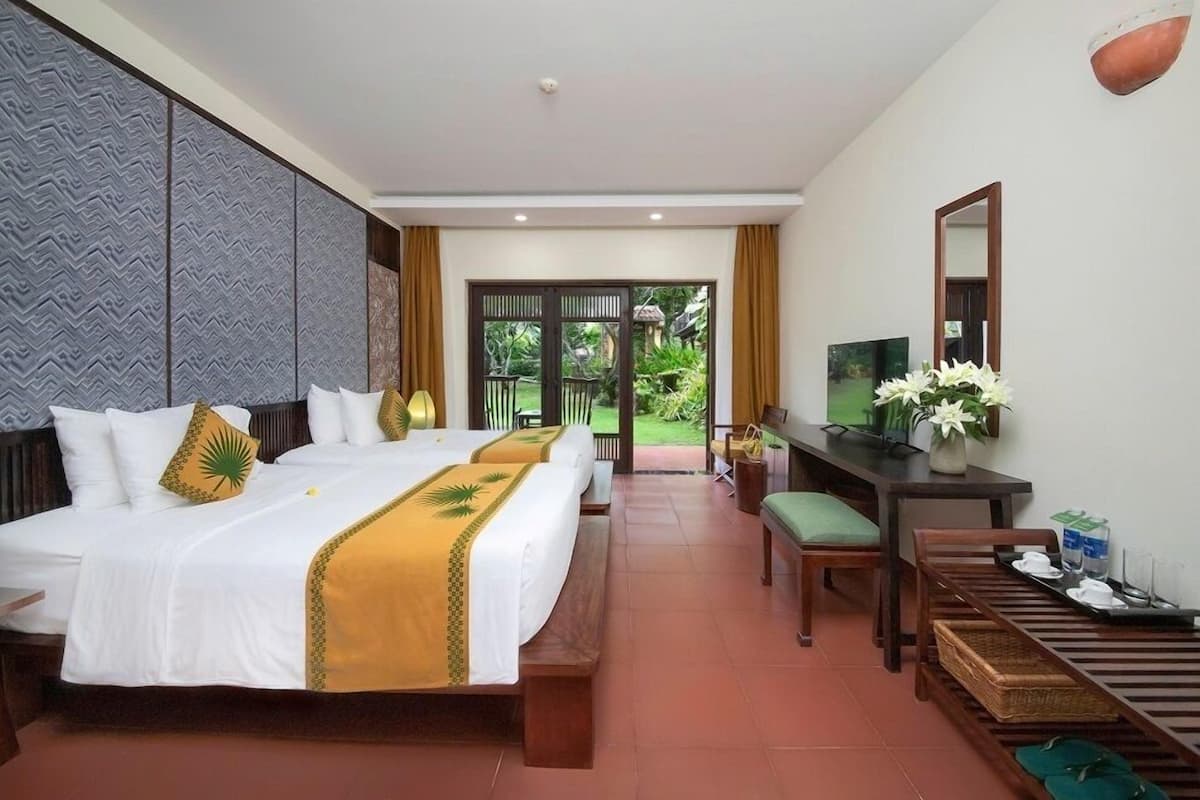 Superior Room, Garden View | 1 bedroom, minibar, in-room safe, individually decorated