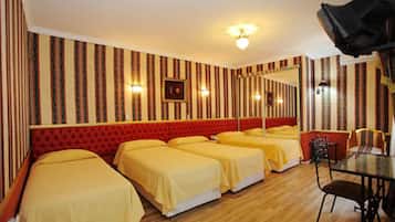 Minibar, in-room safe, individually decorated, individually furnished