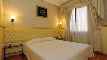 Minibar, in-room safe, individually decorated, individually furnished