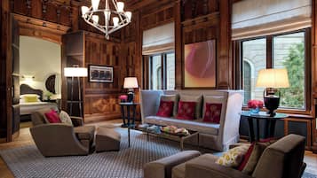 Suite (Historic Bankers) | Hypo-allergenic bedding, minibar, in-room safe, individually decorated