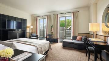 Room, Terrace | Hypo-allergenic bedding, minibar, in-room safe, individually decorated