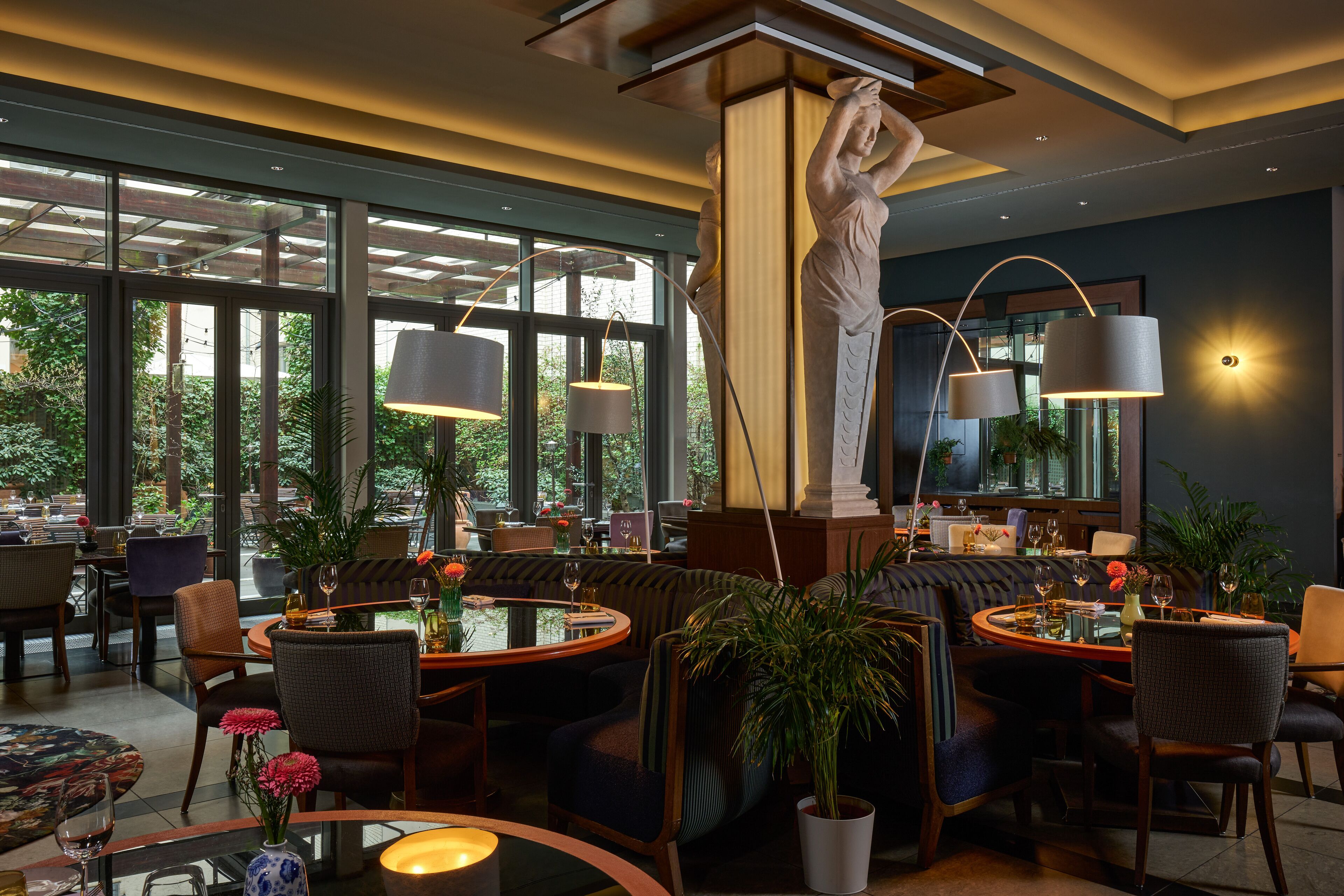 breakfast, lunch, dinner served; italian cuisine