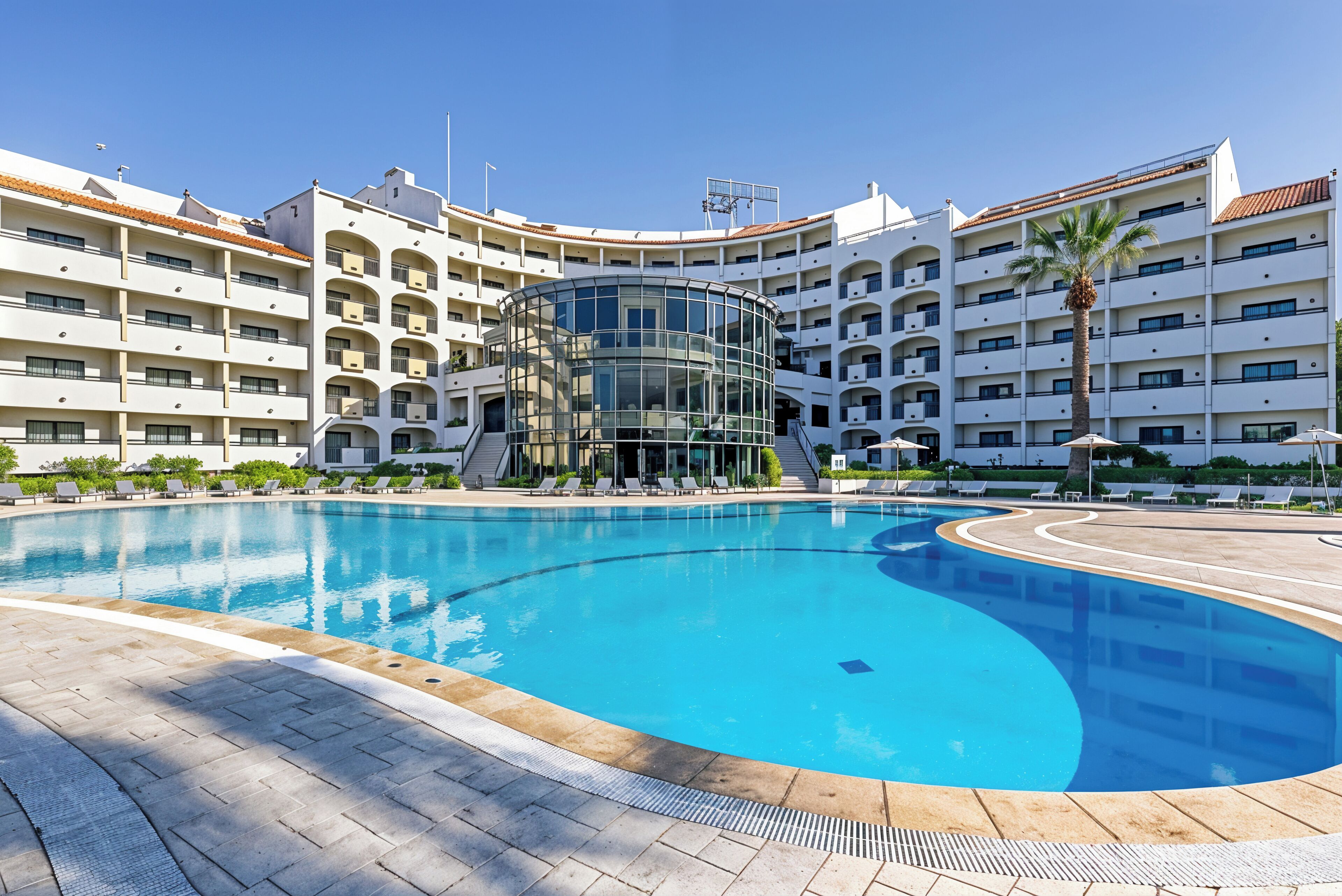 Outdoor pool, pool loungers