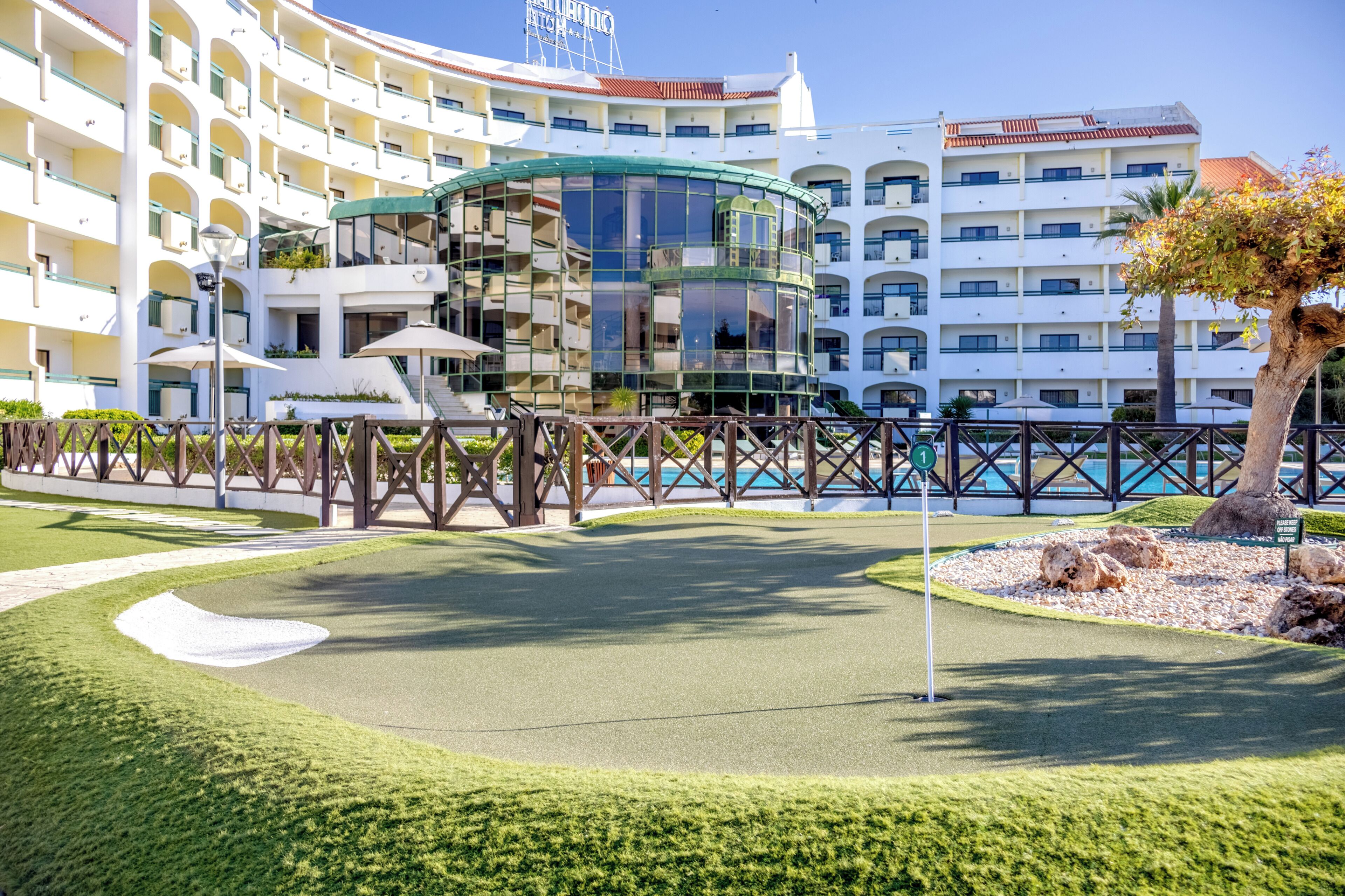 Mini-golf