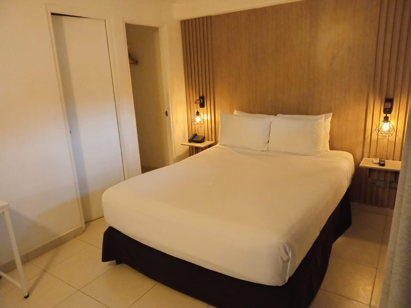 Literie de qualité supérieure, coffres-forts dans les chambres