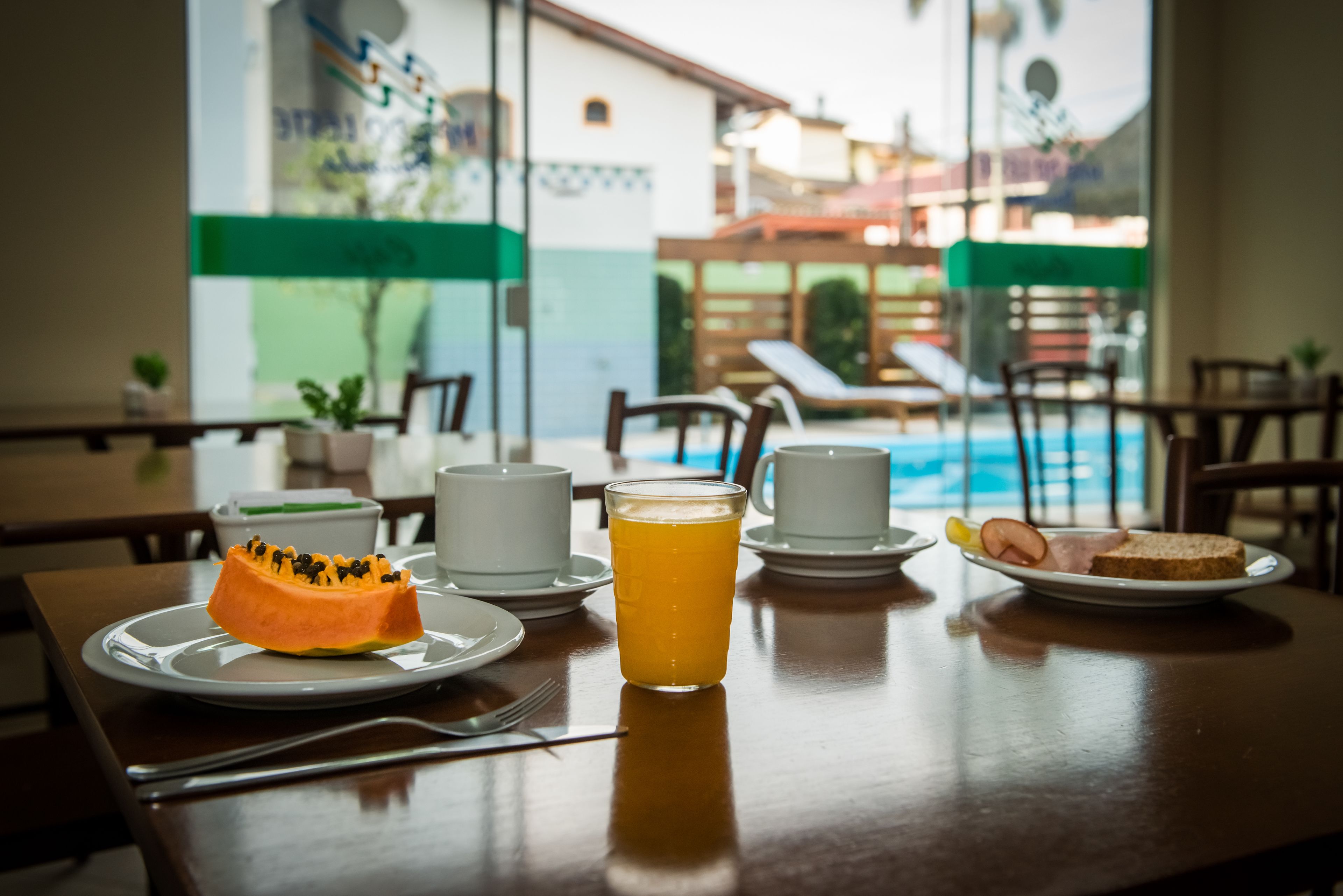 Café da manhã continental grátis todos os dias