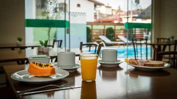 Café da manhã continental grátis todos os dias