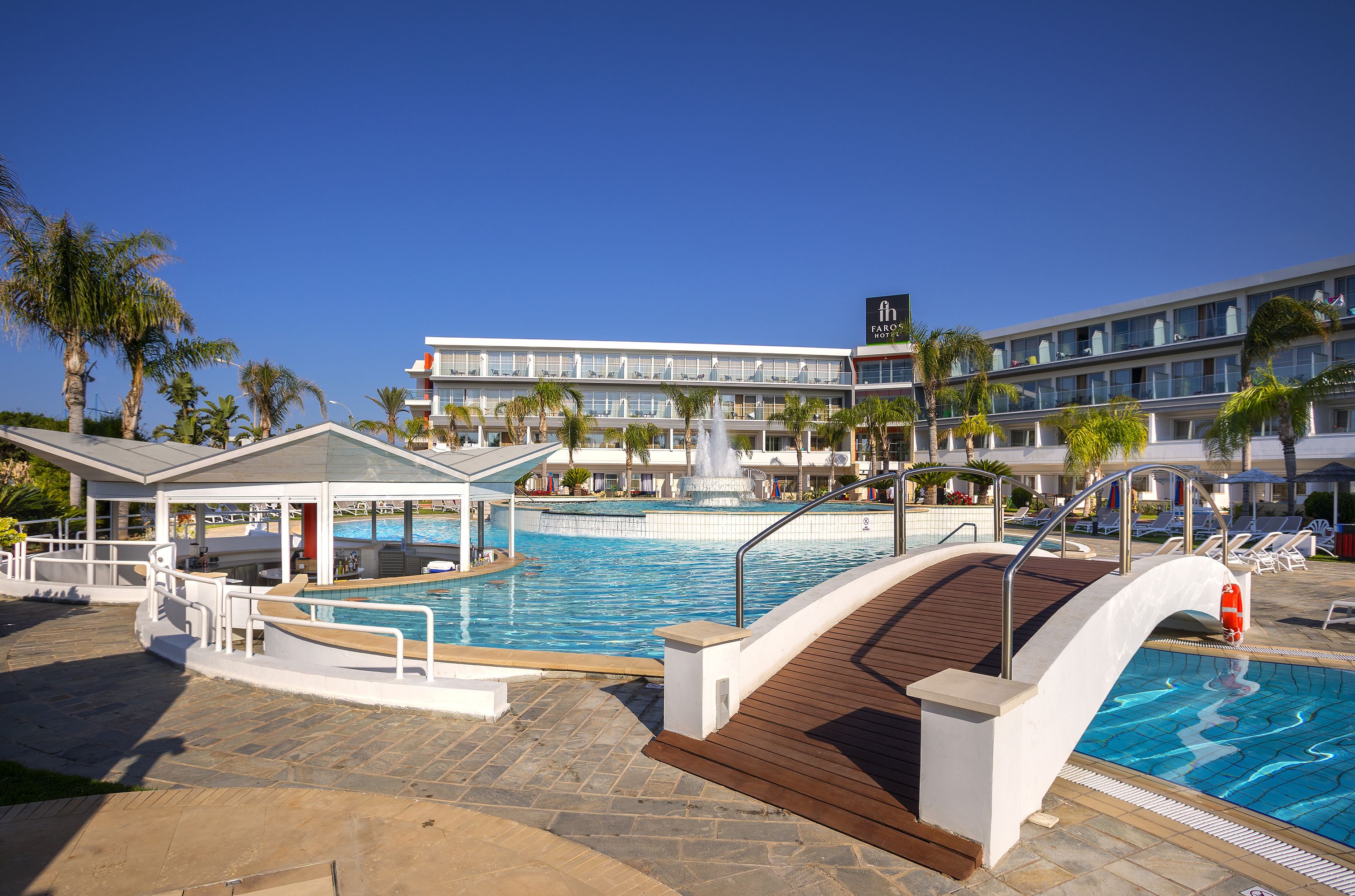 Seasonal outdoor pool, open 10:00 AM to 6:30 PM, cabanas (surcharge)