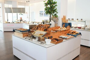 Free daily buffet breakfast  - Faros Hotel Ayia Napa (Ayia Napa)