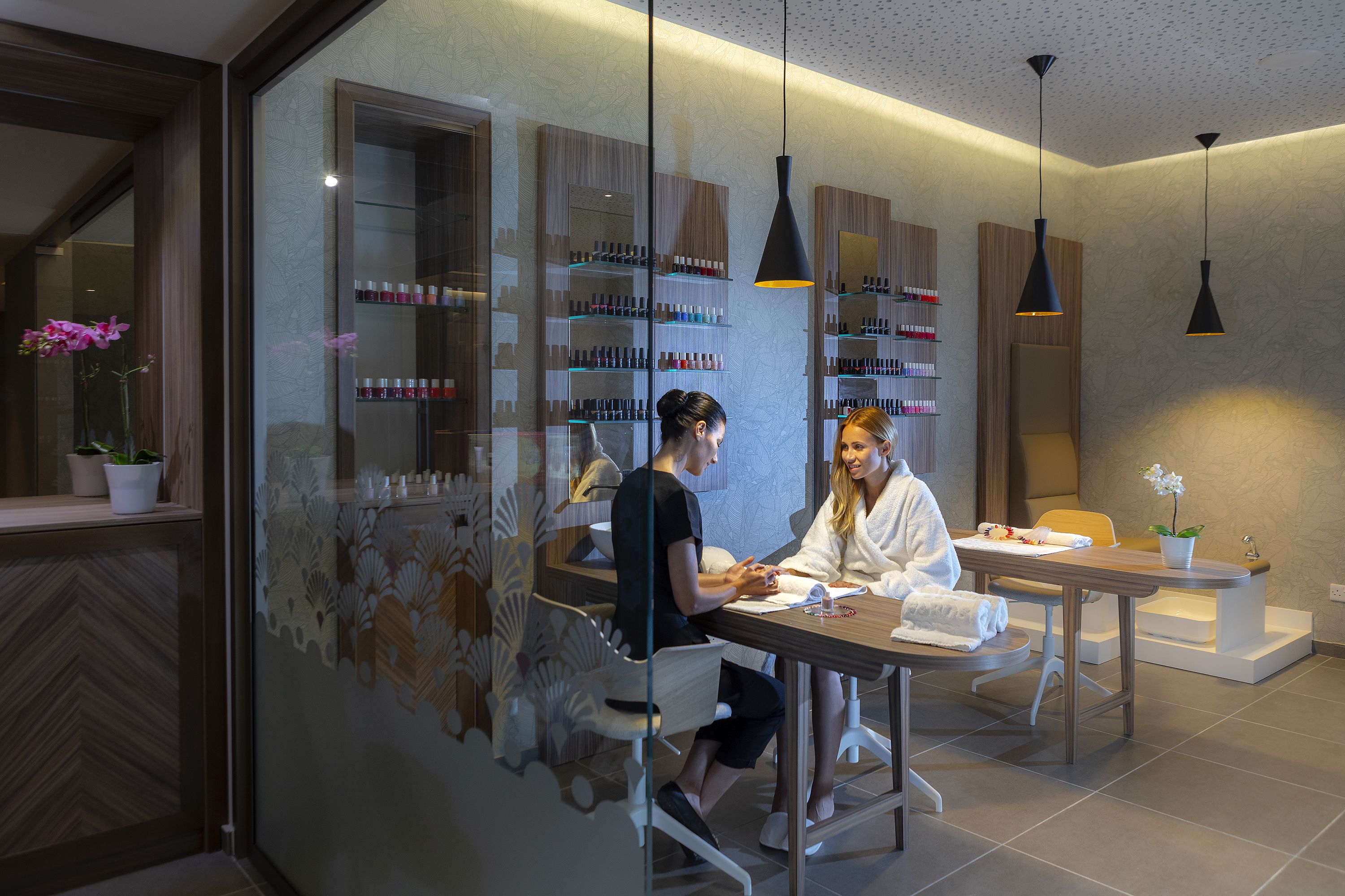 couples treatment room(s), sauna, hot tub, steam room, body treatments