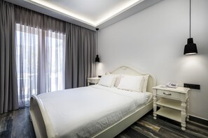 1 bedroom, premium bedding, minibar, in-room safe