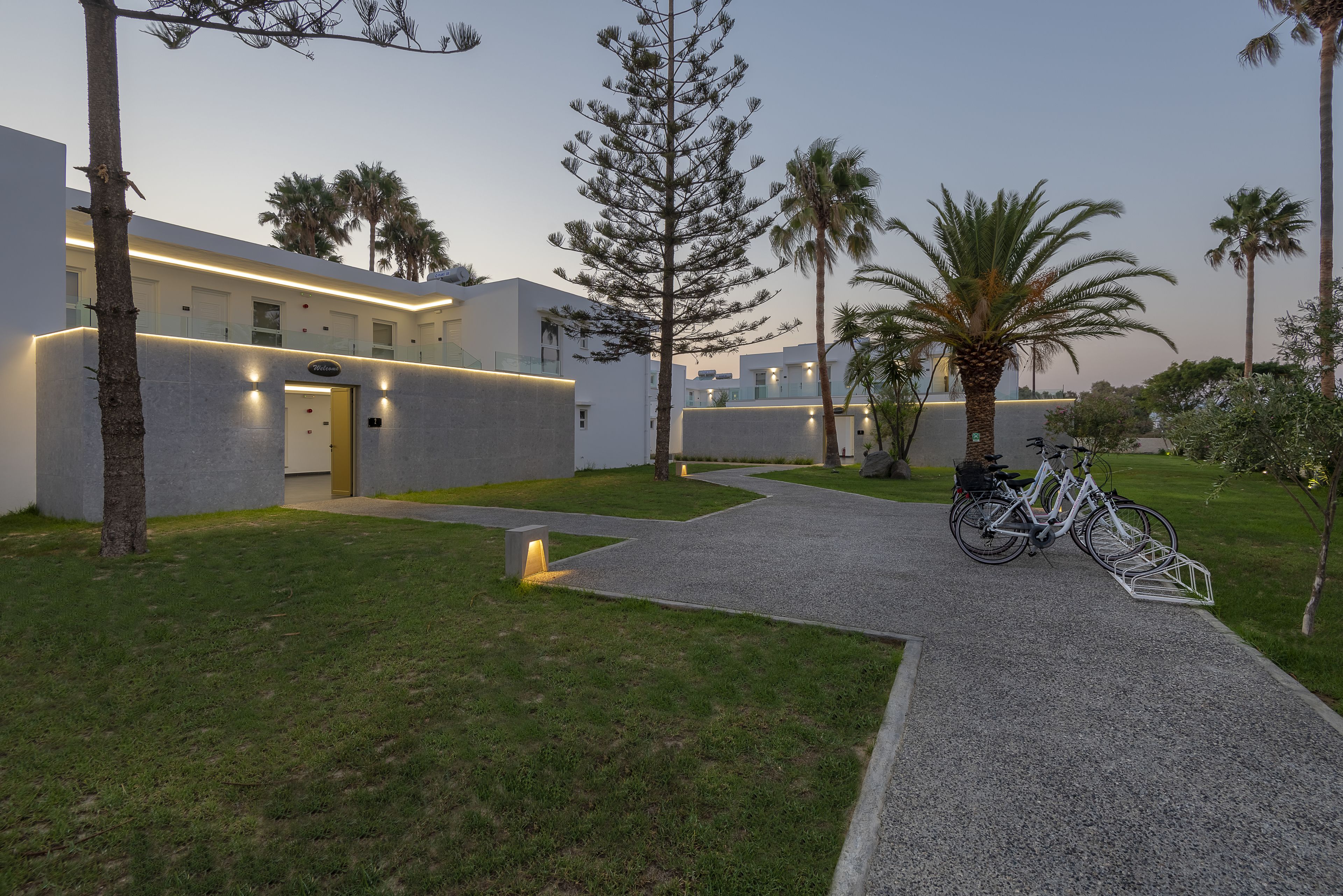 المنشأة من الخارج