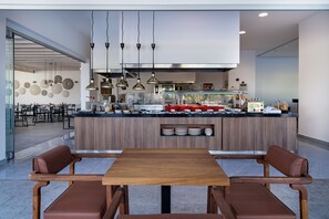 Desayuno bufé gratuito y diario