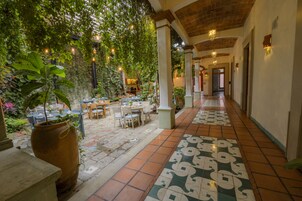 Se sirve cocina mexicana (con mesas al aire libre)