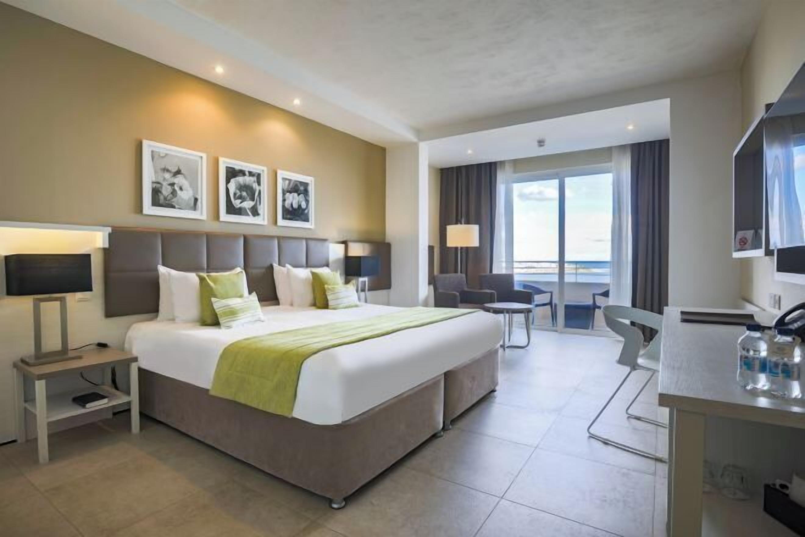 In-room safe, desk, blackout drapes, soundproofing