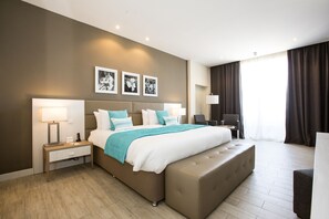 Superior-Doppel- oder -Zweibettzimmer, Meerblick | Zimmersafe, Schreibtisch, Verdunkelungsvorhänge, schallisolierte Zimmer
