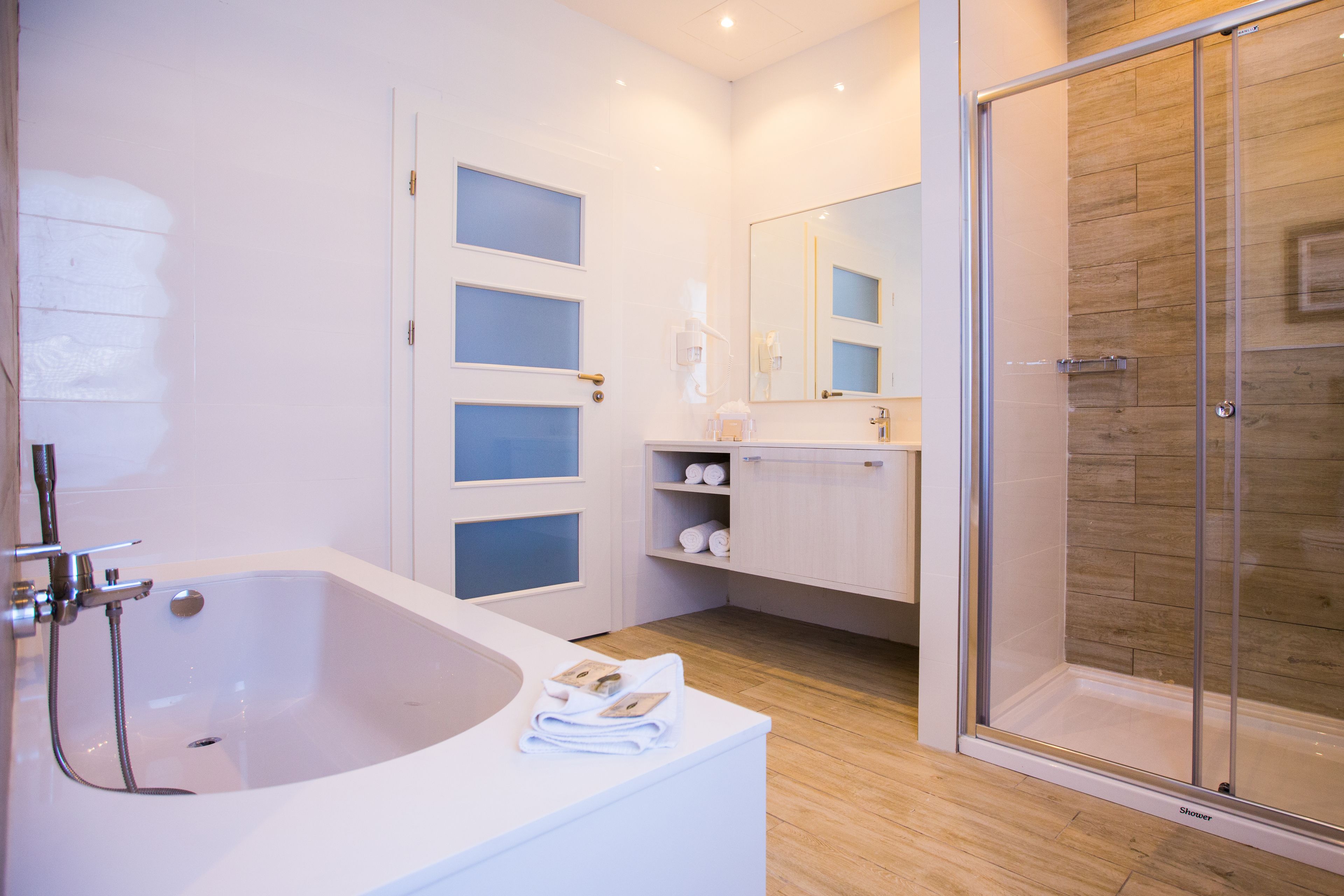 panoramic penthouse, private pool, sea view | bathroom | combined shower/bathtub, free toiletries, hair dryer, towels