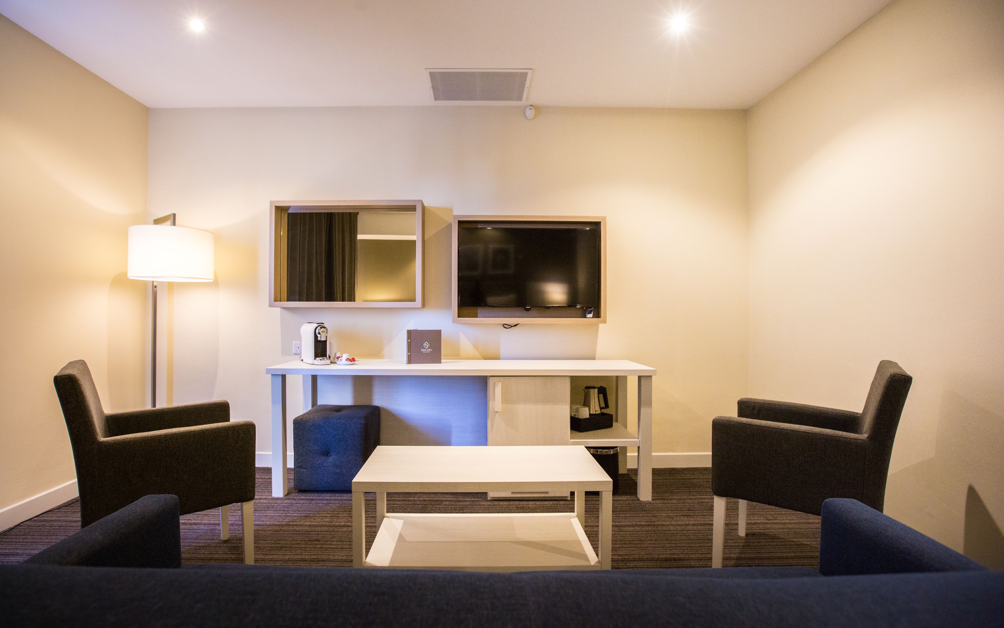 junior suite, sea view | living area | 21-inch tv with satellite channels, pay films