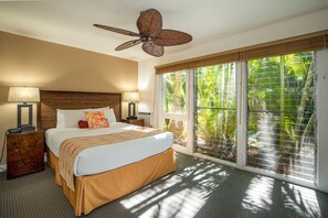 Habitación, 2 habitaciones (1 Bath, Unit #H102) | Decoración personalizada y muebles diferentes 