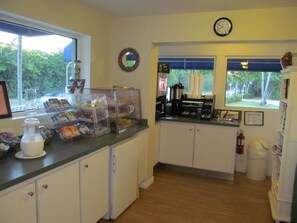 Inbegriffenes kontinentales Frühstück