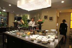 Desayuno (CNY 60 por persona)