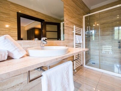Euba Hotel