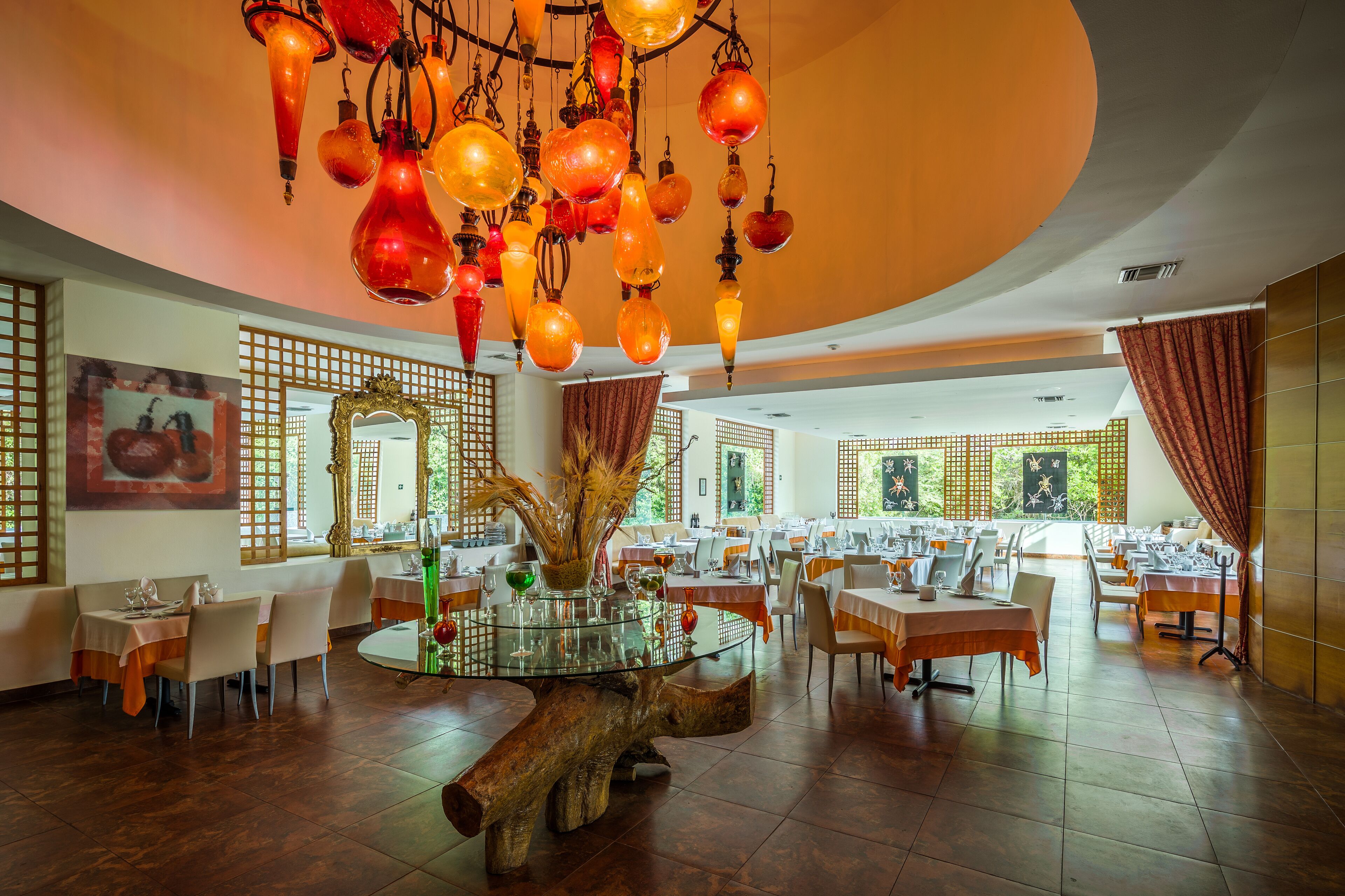 6 restaurants, ze serveren er ontbijt 