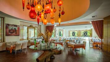 6 restaurants, ze serveren er ontbijt