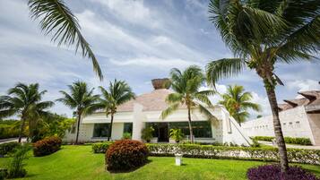 Suite, 1 kingsize-seng, massasjebadekar (Emerald) | Hage