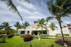 Suite, 1 King Bed, Jetted Tub (Emerald) | Garden - BlueBay Grand Esmeralda All Inclusive (Playa del Carmen)