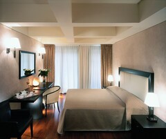 Double or Twin Room | In-room safe, soundproofing