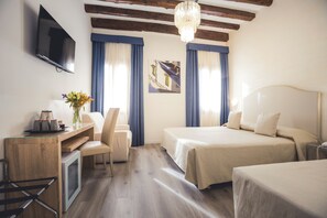 Superior Triple Room | Premium bedding, in-room safe, individually decorated - Locanda Ca' Lucrezia (Venice)