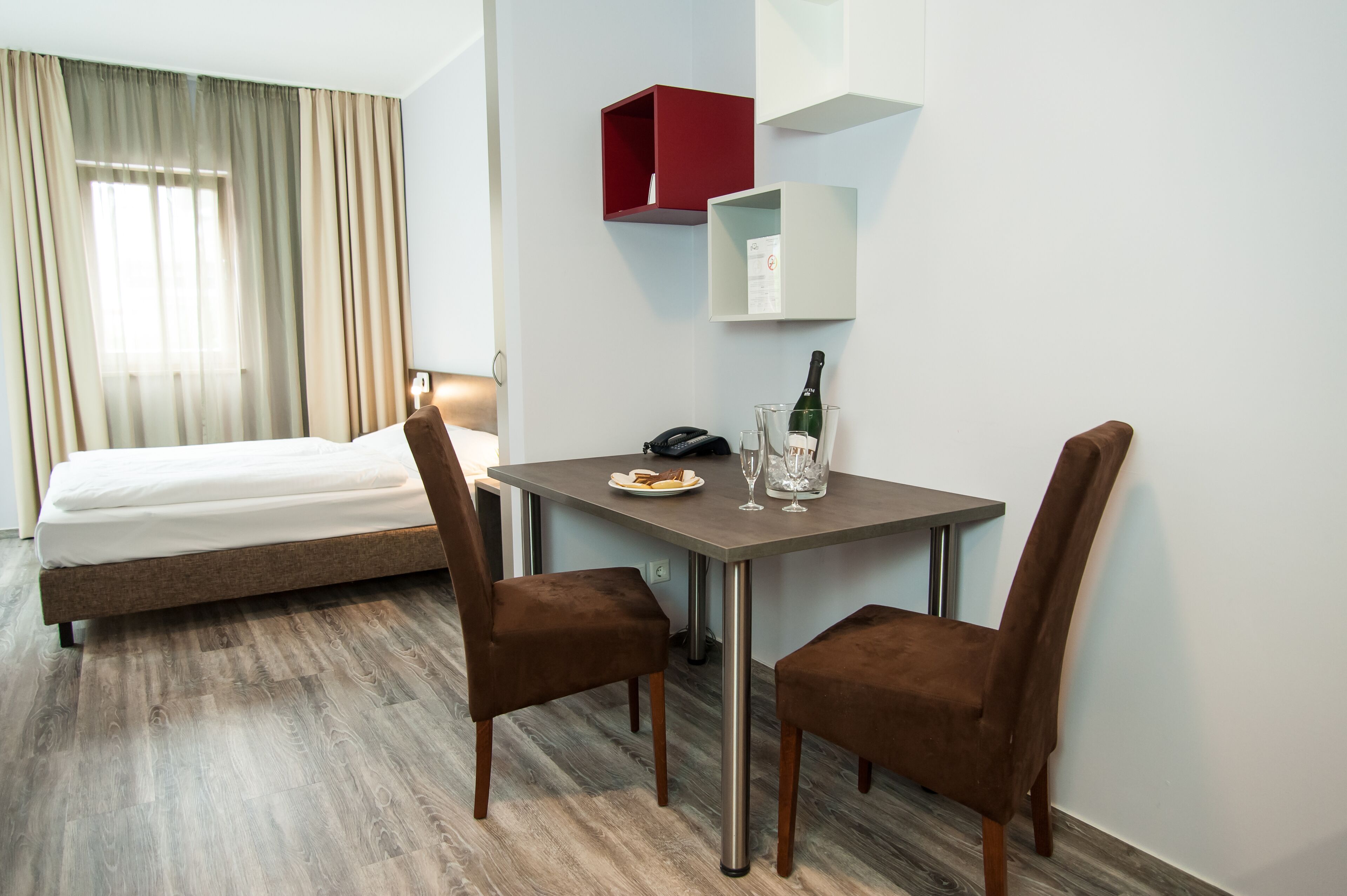 comfort room | desk, soundproofing, cots/infant beds, rollaway beds