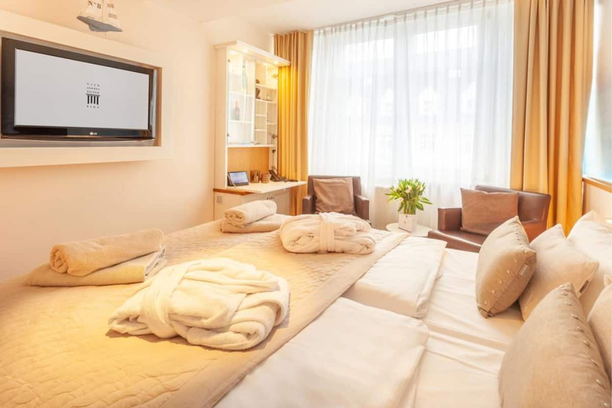 Junior Double Room Country House | 1 bedroom, hypo-allergenic bedding, minibar, in-room safe