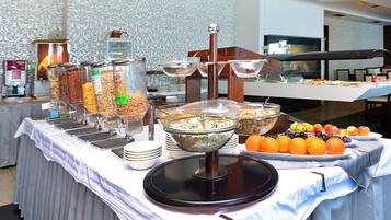 Sudah termasuk sarapan prasmanan setiap hari