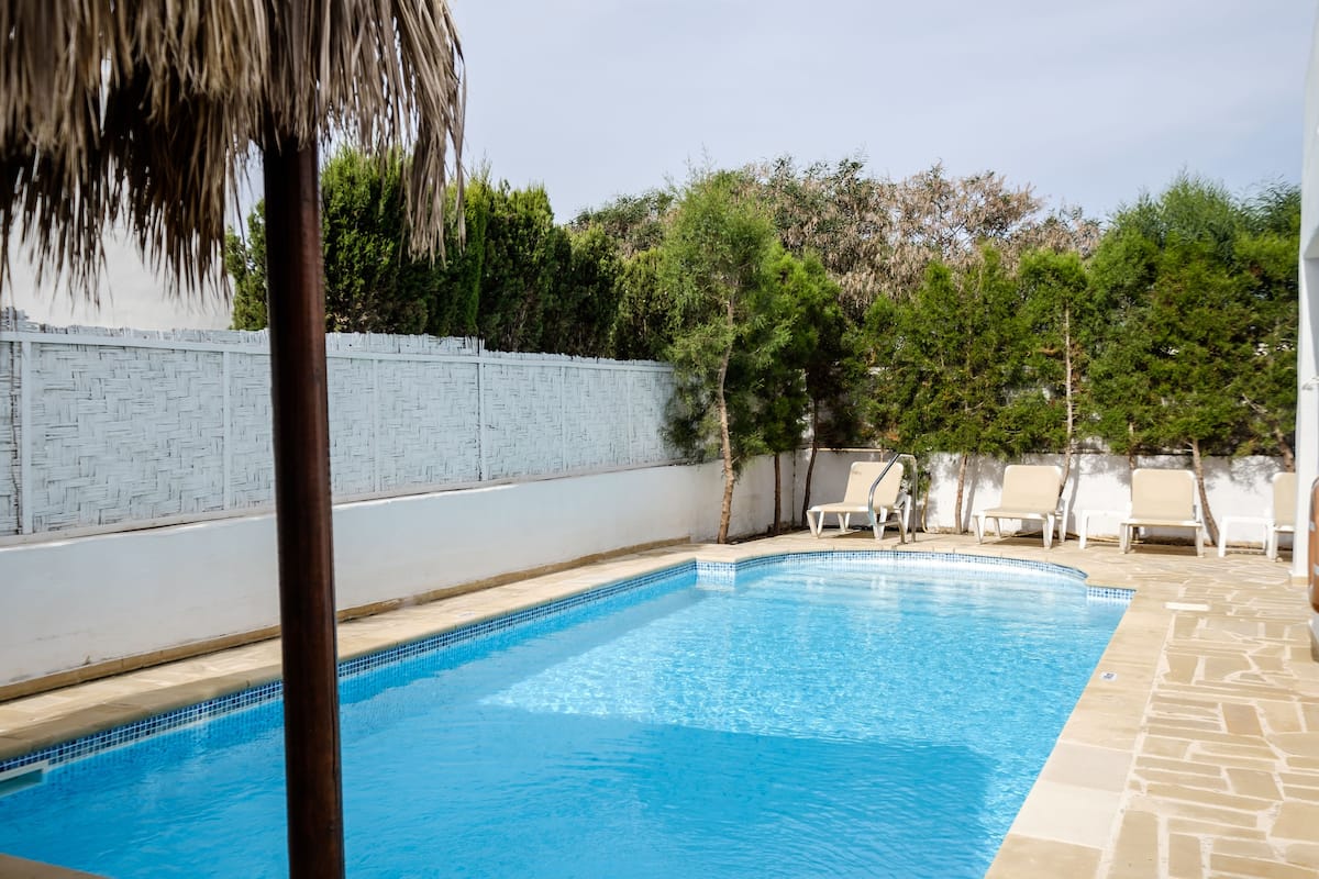 Villa, 4 habitaciones, vistas al jardín | Cortinas opacas y sistema de insonorización