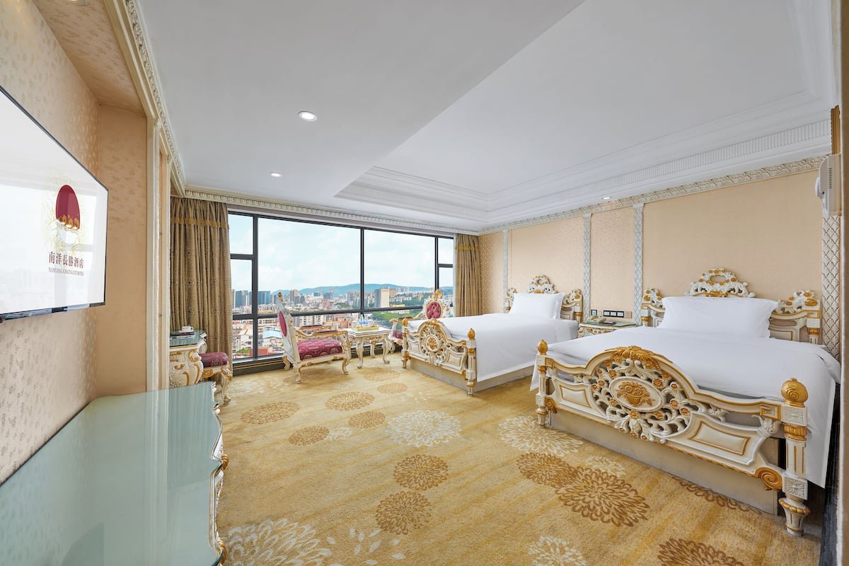 Standard Twin Room | Premium bedding, down comforters, memory foam beds, free minibar