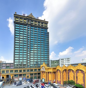 Exterior - Nanyang King's Gate Hotel - Free Shuttle Service to Canton Fair (Guangzhou)