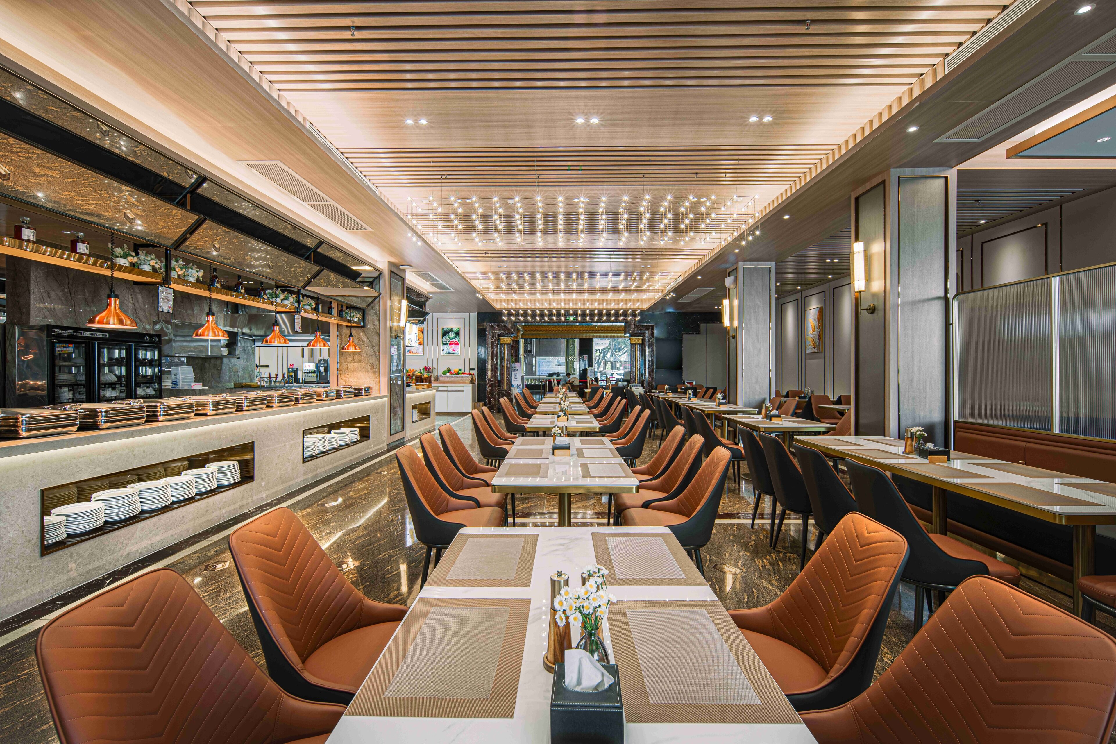 2 ห้องอาหาร, บริการอาหารเช้า อาหารกลางวัน อาหารเย็น, อาหารจีน