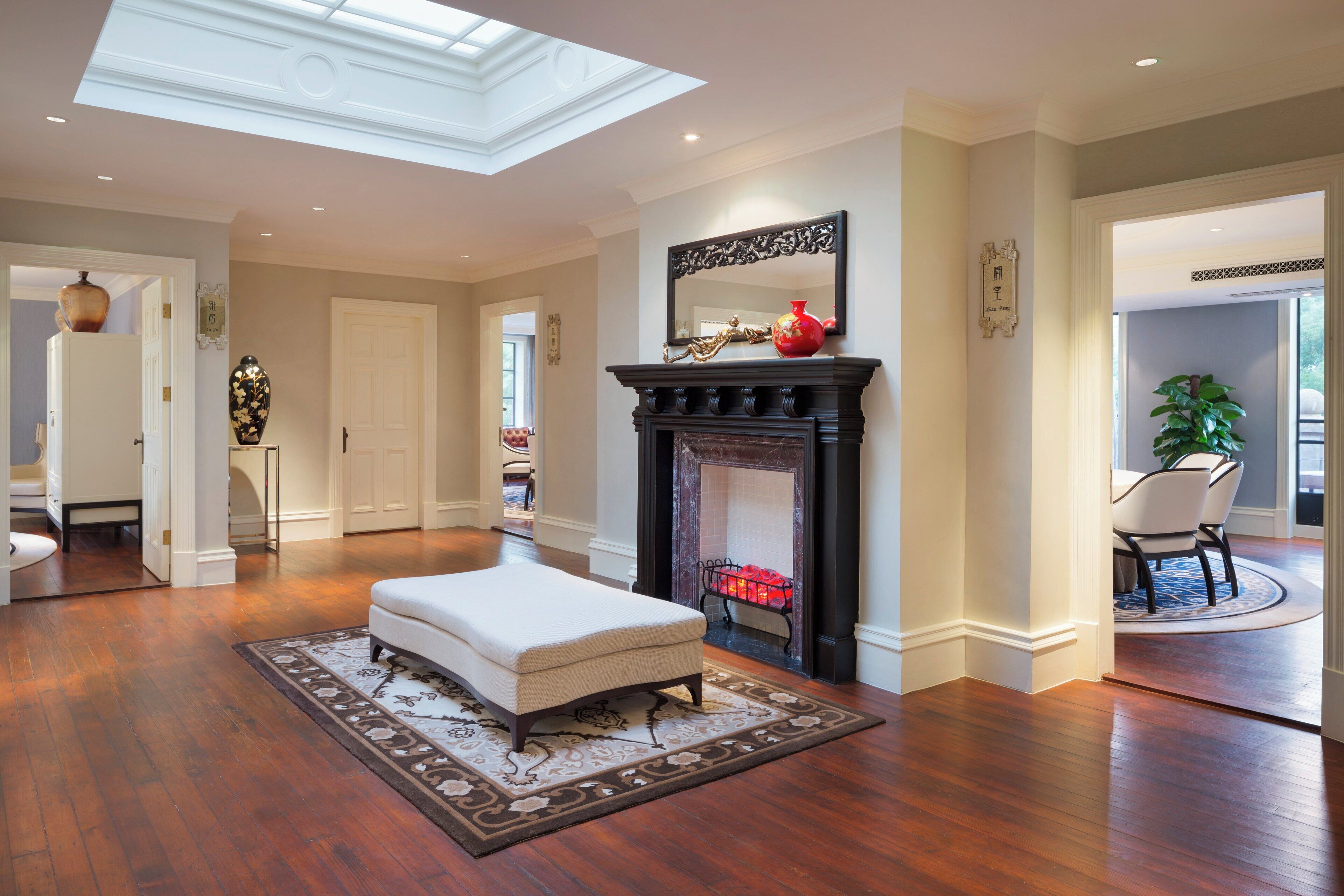 2 restaurants, breakfast, lunch, dinner served; chinese cuisine