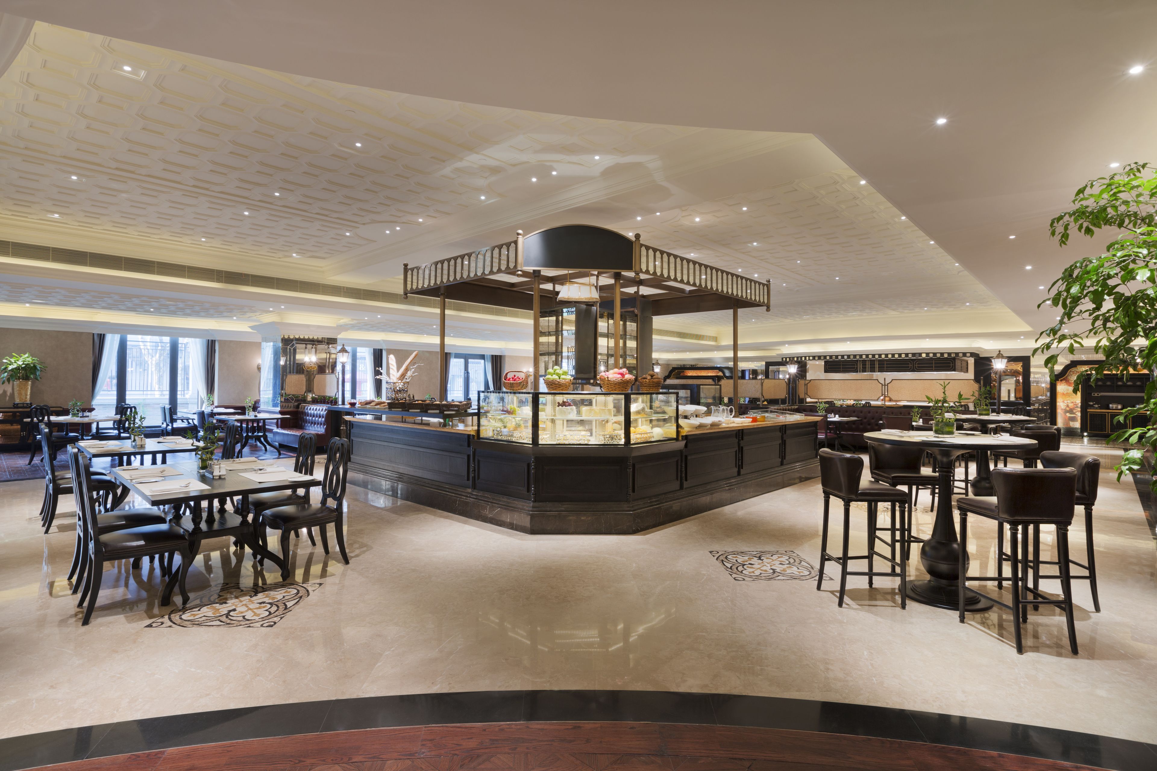 2 restaurants, breakfast, lunch, dinner served; chinese cuisine