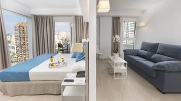 Skrivebord, strygejern/strygebræt, Wi-Fi (tillægsgebyr), sengetøj