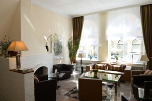 Sala de estar en el lobby