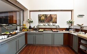 Morgenmadsbuffet hver dag (15 EUR pr. person)
