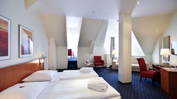 Deluxe Double Room | 1 bilik tidur, peralatan tempat tidur hipoalergenik