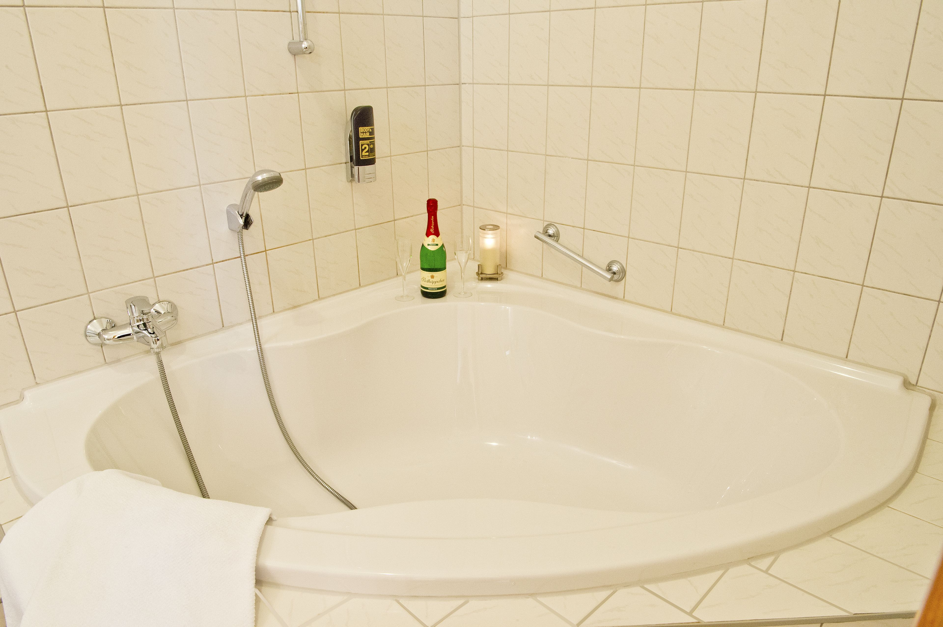 Comfort Double Room | Tab mandi berendam