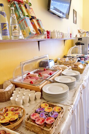 Desayuno estilo bufé