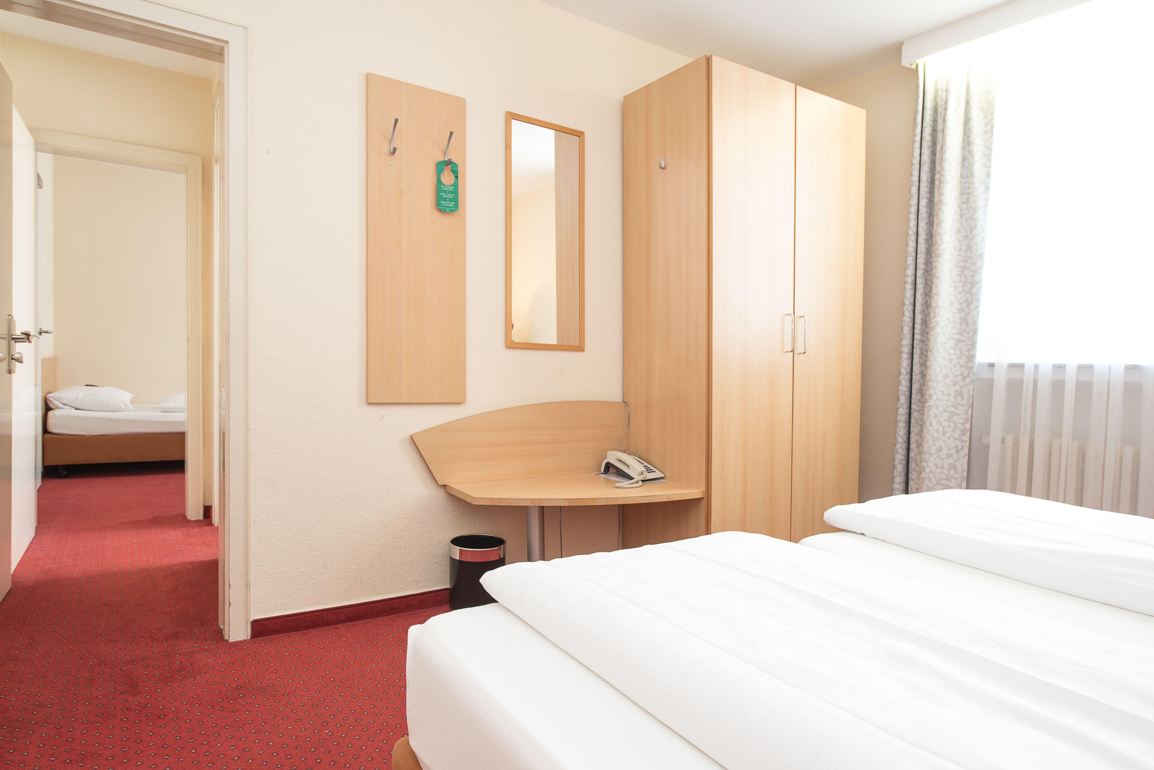 Căn hộ Tiêu chuẩn | Nệm có lớp đệm bông, két bảo mật tại phòng, bàn, màn/rèm cản sáng 